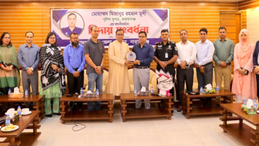 বিদায়ী পুলিশ সুপারকে আইনশৃঙ্খলা রক্ষায় গুরুত্বপূর্ণ অবদানে সম্মা