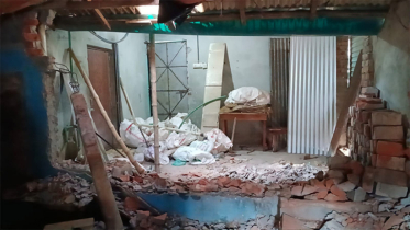 সিদ্ধিরগঞ্জে সাবেক পুলিশ কর্মকর্তার কর্মকান্ডে ক্ষোভ, থানায় অভিযোগ